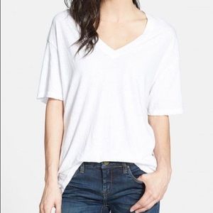 LEITH ☁️ Oversized White V-neck Tee